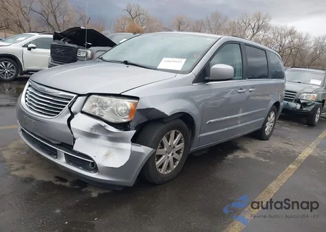 2013 Chrysler Town & Country Touring z USA, uszkodzony, nr VIN 2C4RC1BG6DR793704